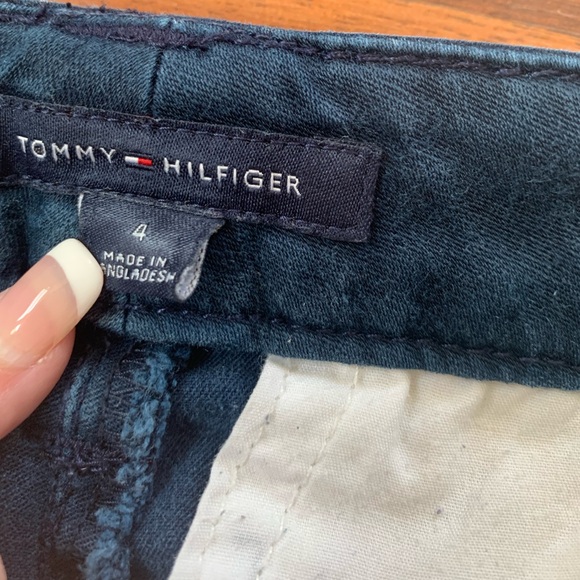 Tommy Hilfiger crop Capri pants or long shorts size 4 dark navy blue EUC! - Picture 4 of 7